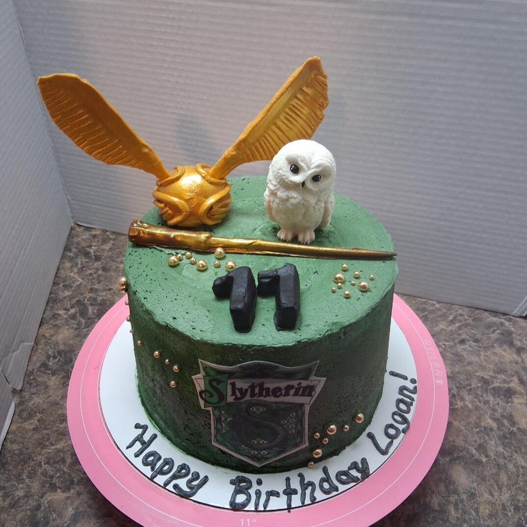 Harry Potter cake 4 cinnamon rolls $8.00